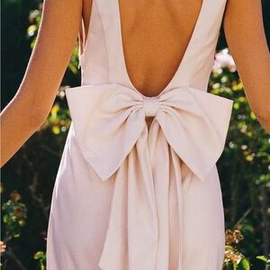 Elegant Backless Cream Dress with Bow